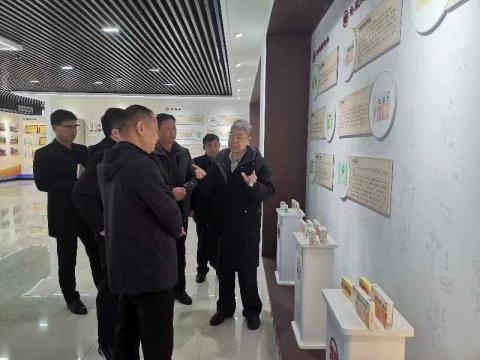 北京大學周亞偉教授蒞臨孔府制藥調(diào)研指導工作